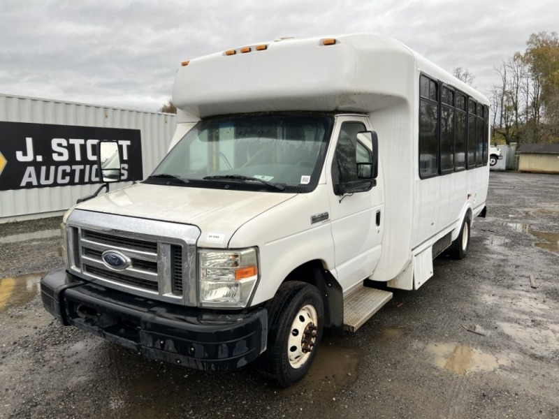 2008 Ford E-450 Paratransit Bus