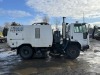 2005 Schwarze A7000 Street Sweeper - 3