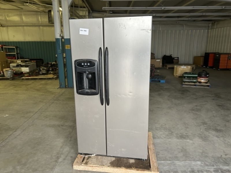 Maytag MSD2650KEU Refrigerator