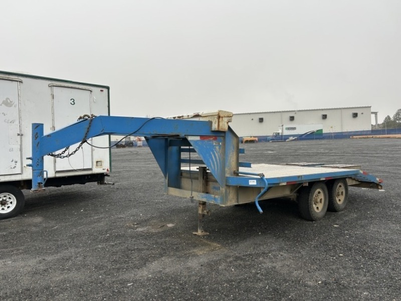 2000 Pro-Trak Gooseneck Flatbed Trailer