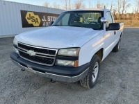 2007 Chevrolet Silverado LS 4x4 Pickup