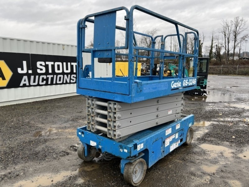 2014 Genie GS-3246 Scissor Lift