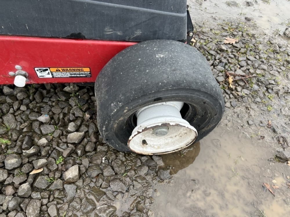 Toro Hydroject 3000 Aerator | J. Stout Auction