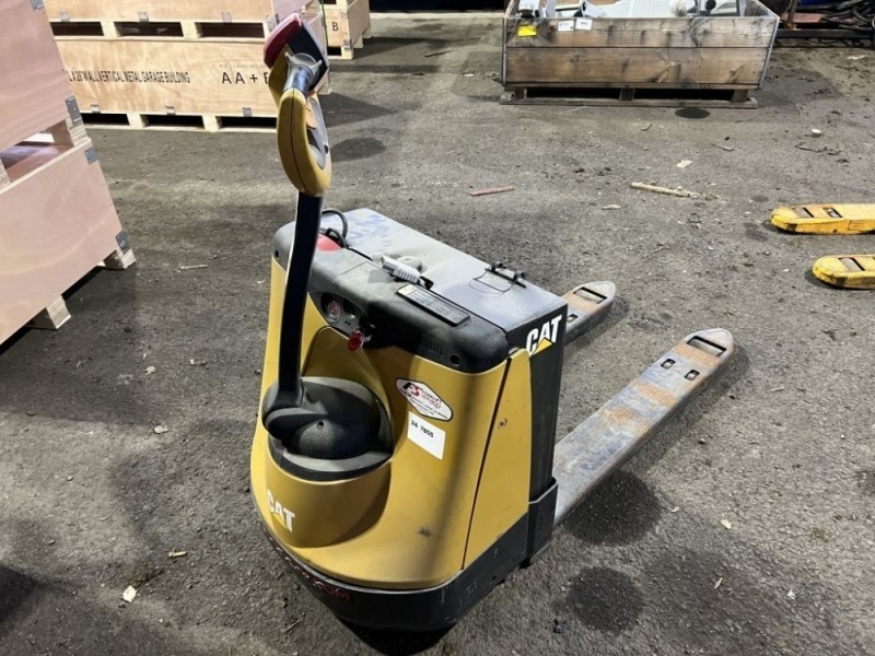 Crown WP 2300 Electric Pallet Jack