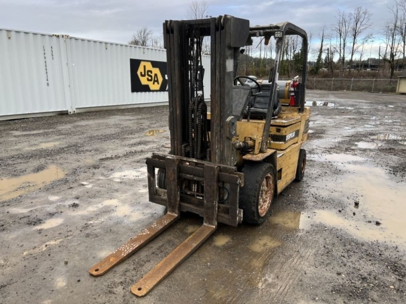 Caterpillar Forklift