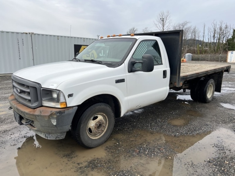 2004 Ford F350 Flatbed Truck