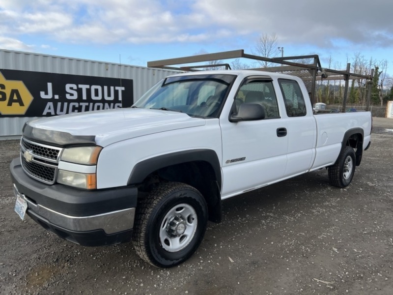 2006 Chevrolet Silverado 2500 HD Extended Cab Pick