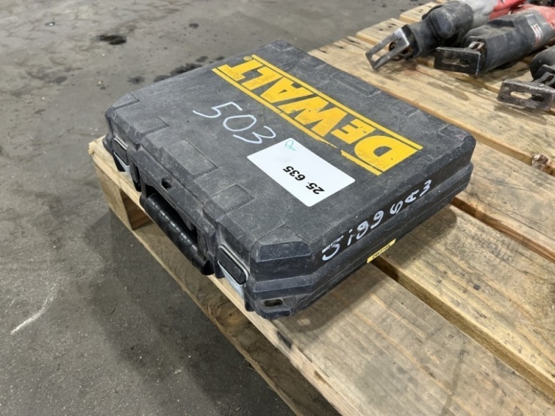 DeWalt DW318 Orbital Jig Saw