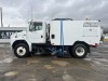 2004 Schwarze A7000 Street Sweeper - 7