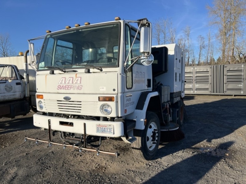2007 Schwarze M6000 Sweeper Truck