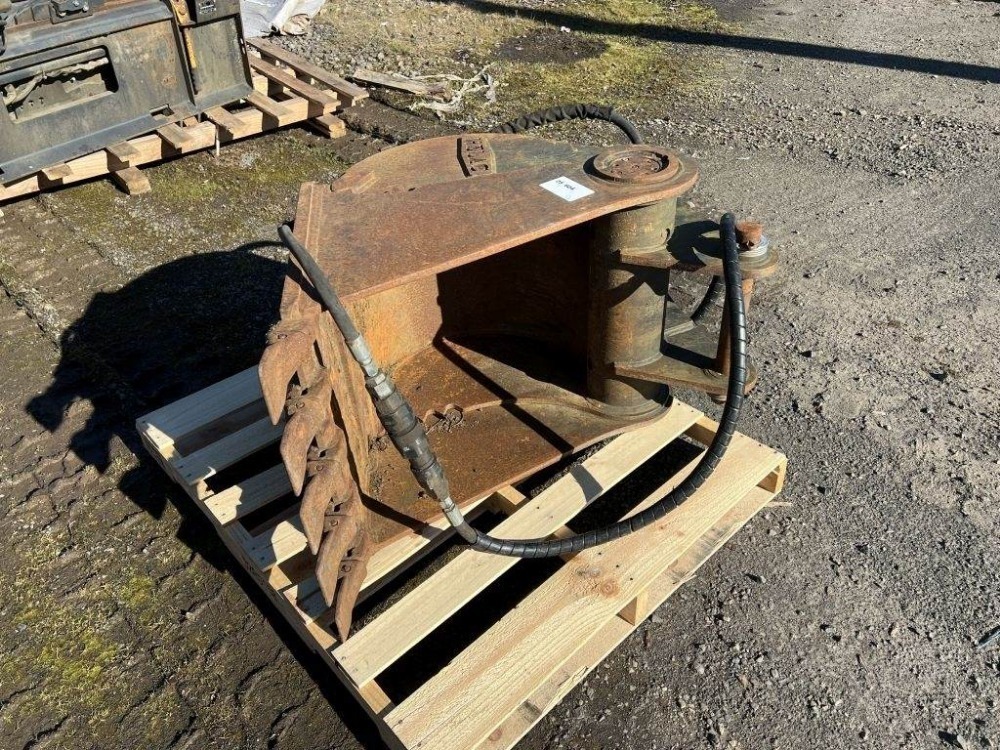 Helac Clam Shell Dig Bucket | J. Stout Auction