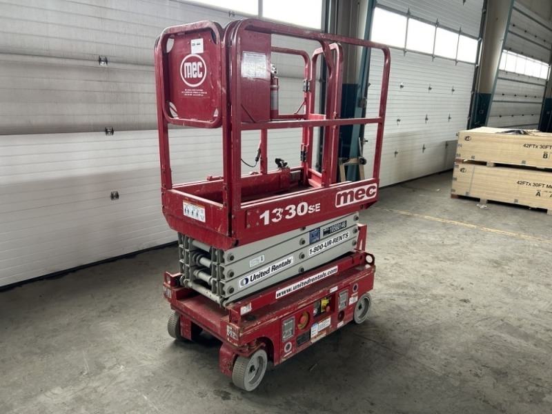 2017 MEC 1330SE Scissor Lift