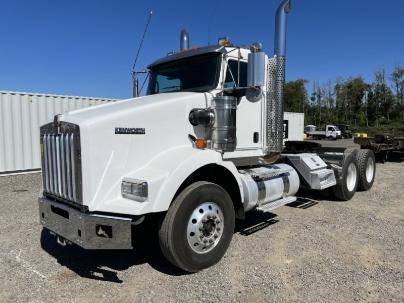 2010 Kenworth T800 T/A Truck Tractor