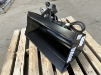 2025 Miva 24" Articulating Muck Bucket