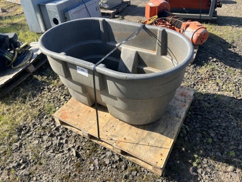 Rubbermaid 150 Gallon Stock Tank