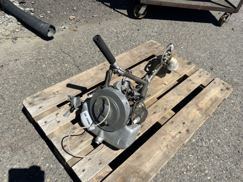 Johnson A-25 2-Stroke Outboard Motor