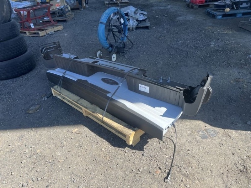 Ford Super Duty Tailgate & Rear Bumper