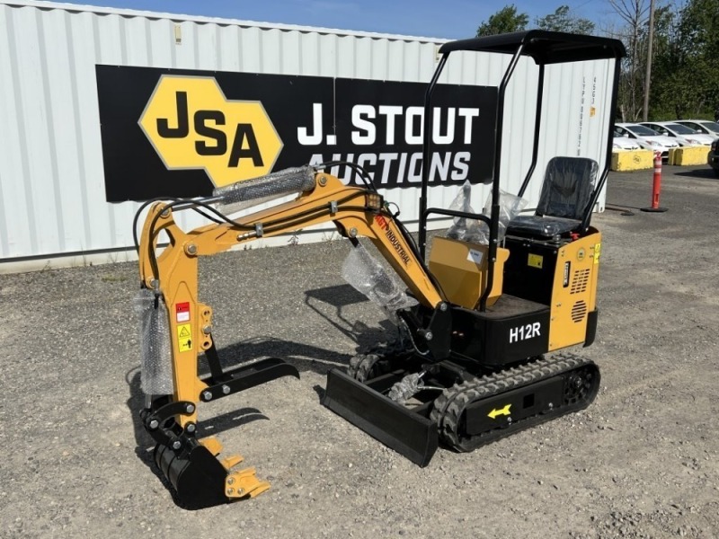 2025 AGT H12R Mini Hydraulic Excavator