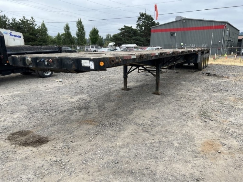 1987 Fruehauf Quad-Axle Flatbed Trailer