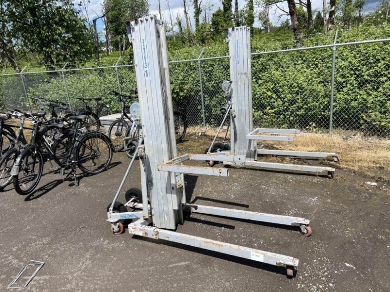 2014 Genie SLC-24 Material Lift