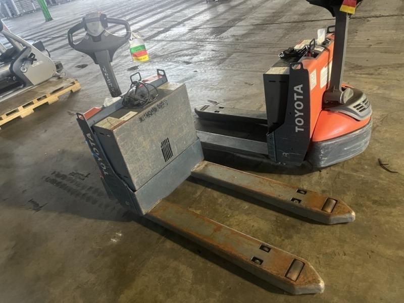 2021 Toyota 8HBW23 Electric Pallet Jack