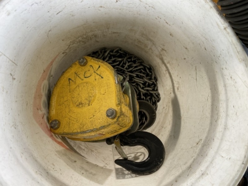 OZ Lifting Products 1 Ton Chain Hoist