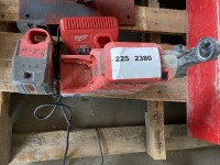 Milwaukee Dust Extractor & Laser Level