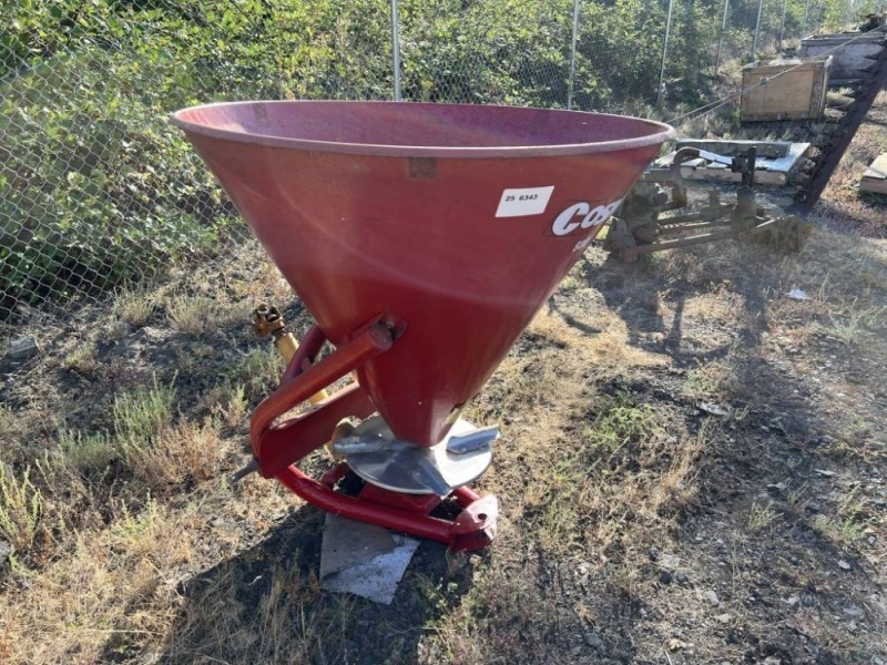 COSMO 500 Fertilizer Spreader