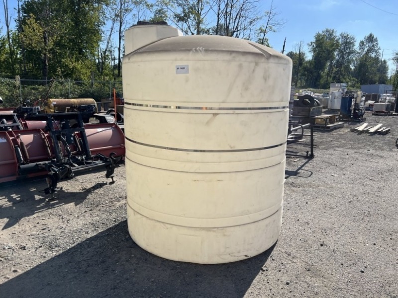 1000 Gallon Vertical Liquid Storage Tank