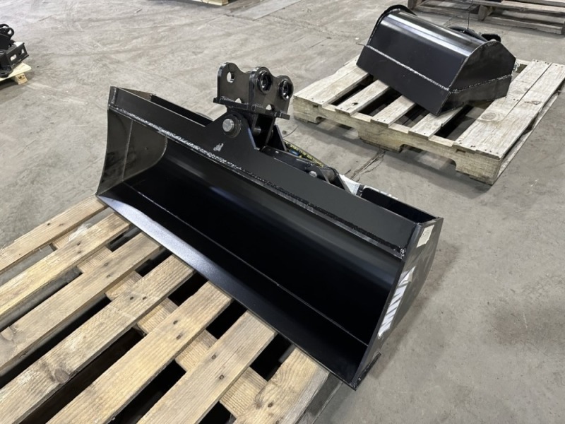 2025 Miva 40" Articulating Muck Bucket