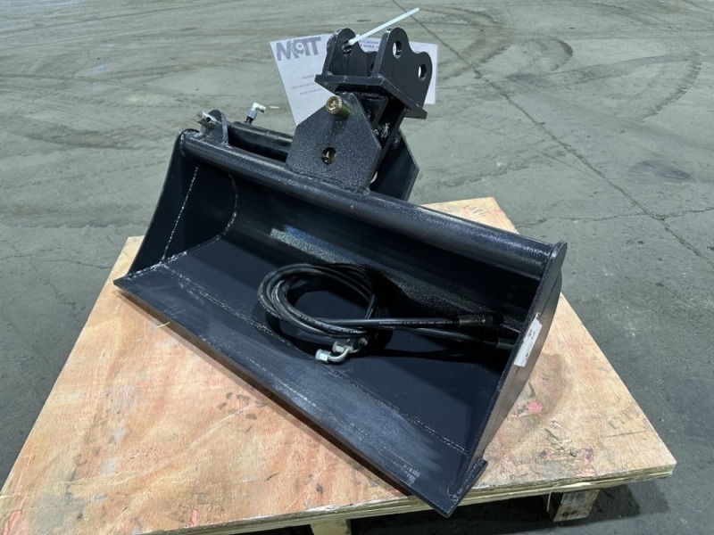 2025 TPM 32" Articulating Muck Bucket