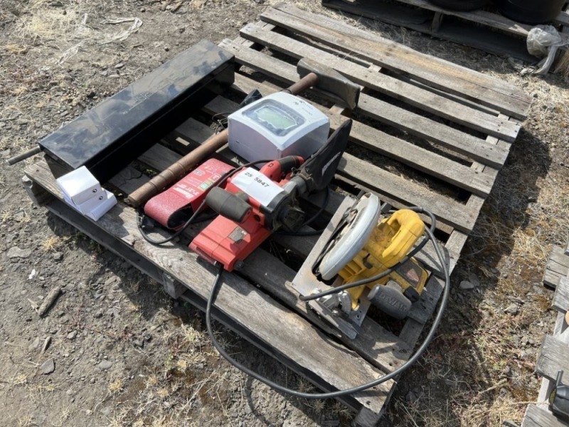 Dewalt Circular Saw & Bauer Belt Sander