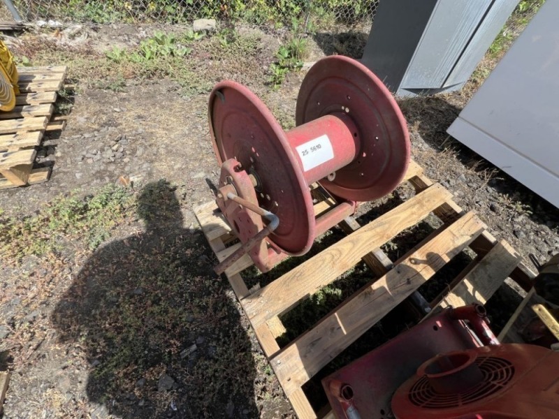 Speedaire Hand Crank Hose Reel