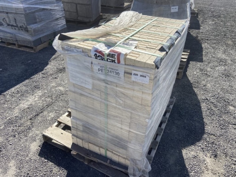 Glacier White Brick, Qty. 553