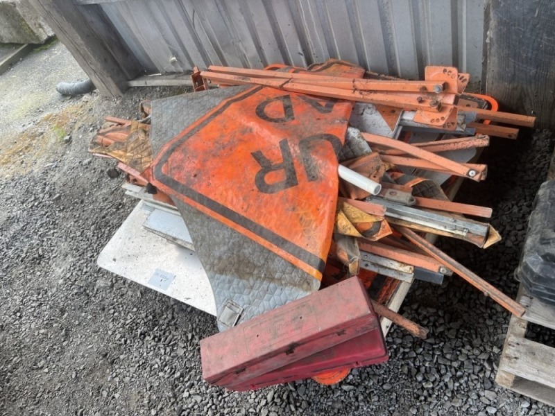 Construction Signs & Mounts