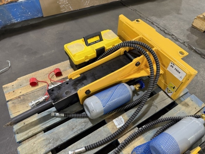 2025 Starvox SV-11-10T Hydraulic Breaker
