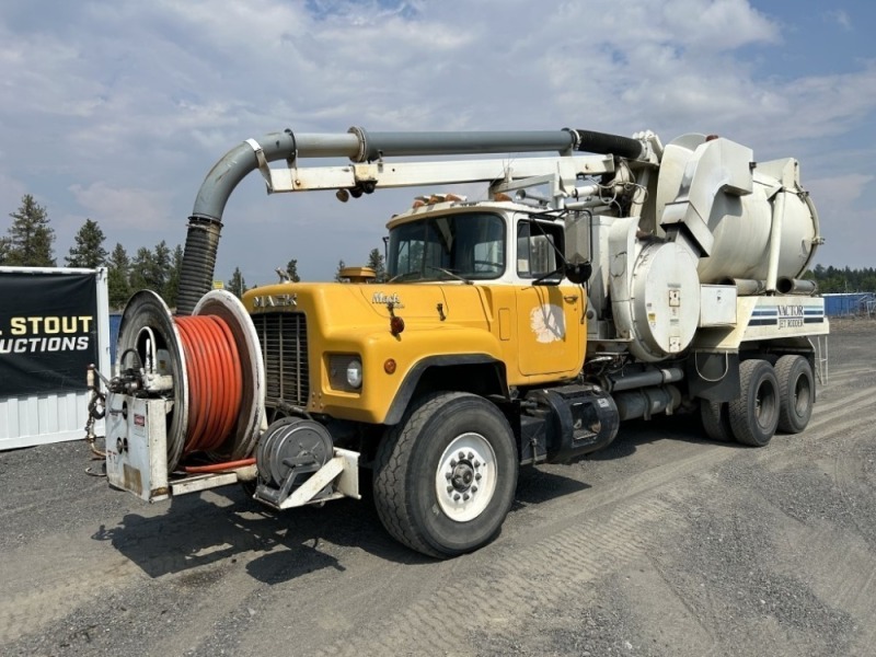 1989 Mack RD688S Vactor Vacuum Truck