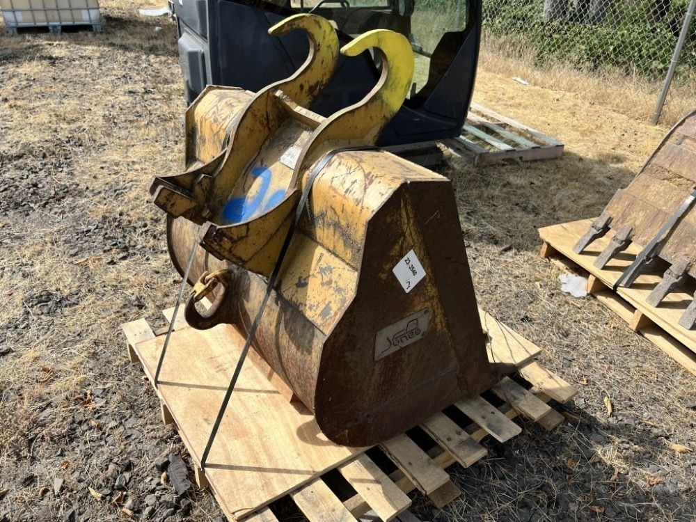 Jones 36 Dig Bucket J. Stout Auction