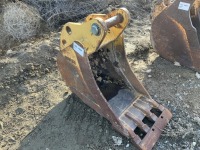 15" Woods Dig Bucket w/Cutting Edge