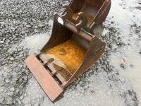CWS 22" Dig Bucket W/Cutting Edge