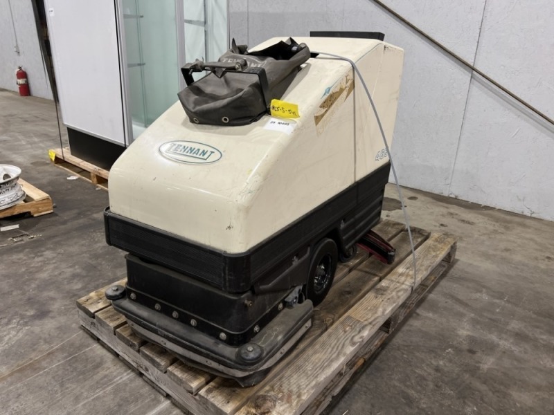 Tennant 465 Floor Scrubber