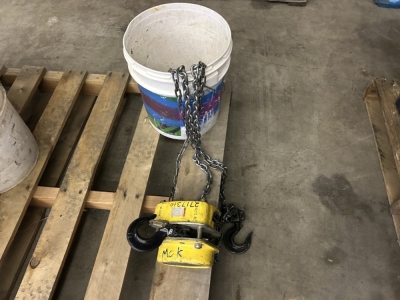 OZ Lifting Products 1 Ton Chain Hoist