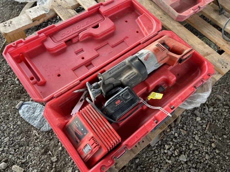 Cordless Milwaukie Sawzall w/Case