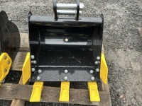 2025 IR 15" Dig Bucket