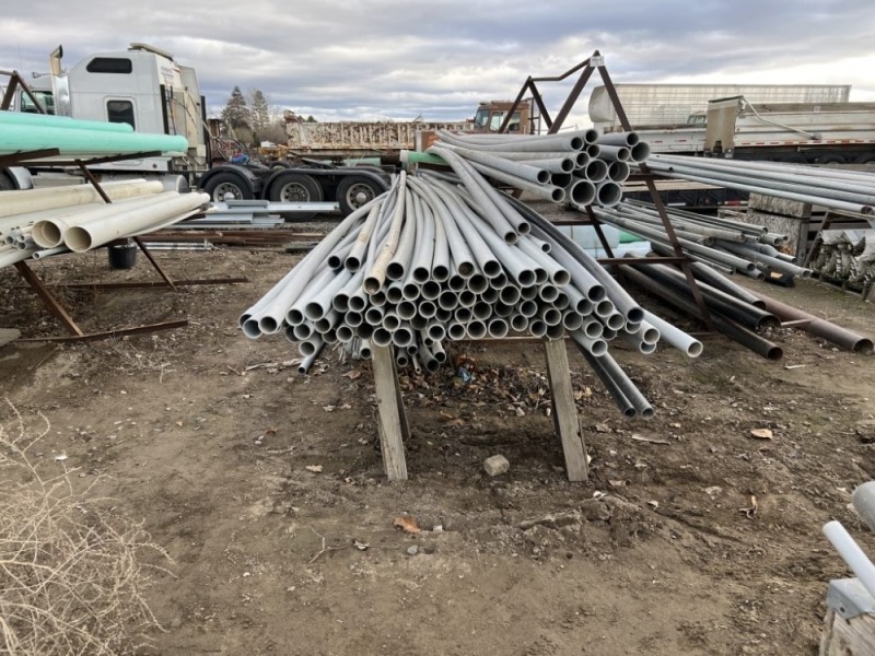 Pipe Rack w/Pipes