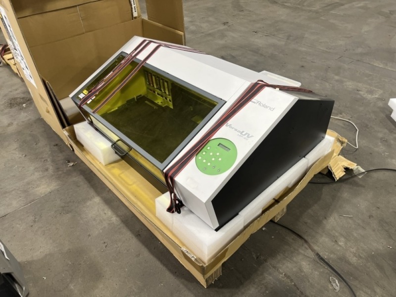 Roland LEF-20 Versa UV Benchtop Printer