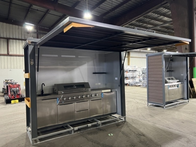 2025 10' Outdoor Barbecue Kitchen