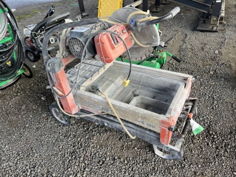 Husqvarna MS 360 Title Saw