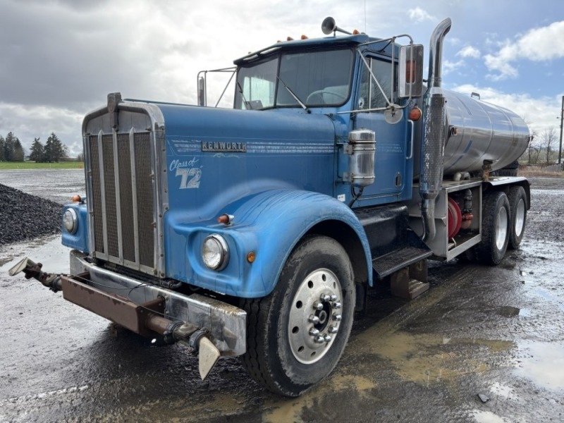 1972 Kenworth W900 T/A Water Truck