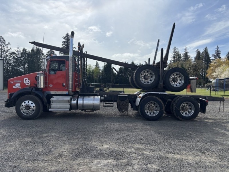 2013 Kenworth T800 5 Axle Long Log Truck w/Tire Boss